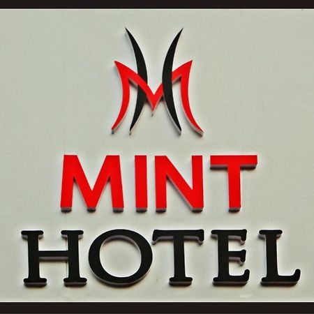Mint Hotel Chandīgarh Esterno foto