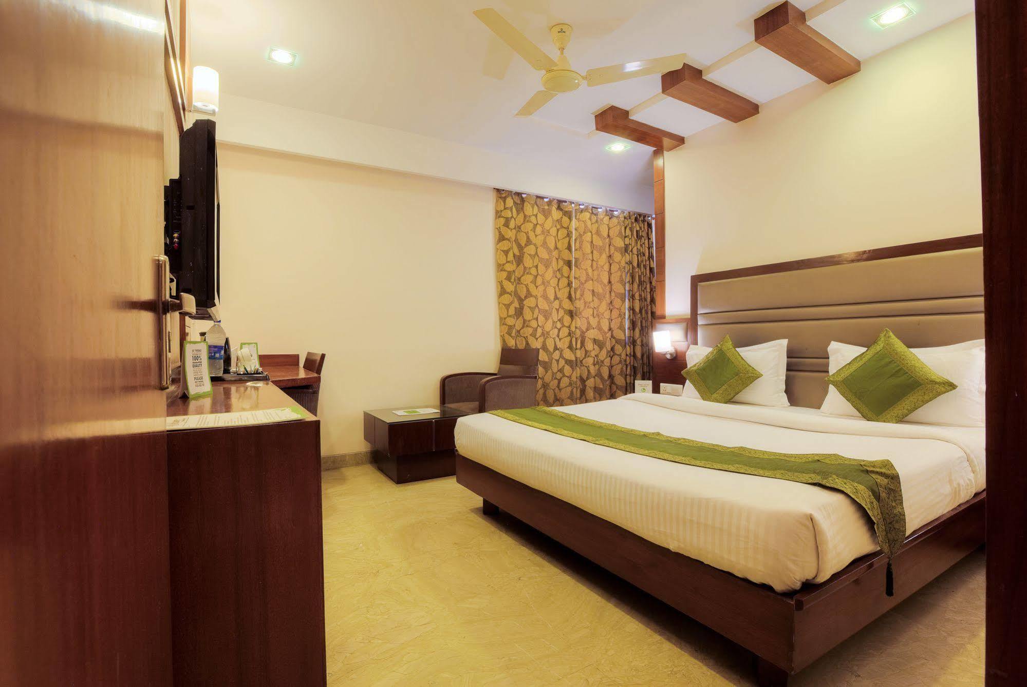 Mint Hotel Chandīgarh Esterno foto