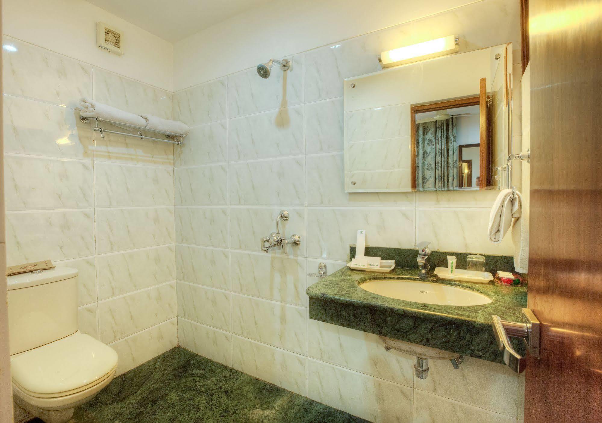 Mint Hotel Chandīgarh Esterno foto