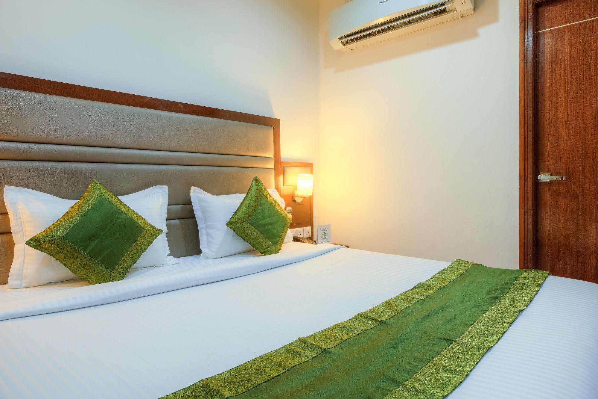 Mint Hotel Chandīgarh Esterno foto