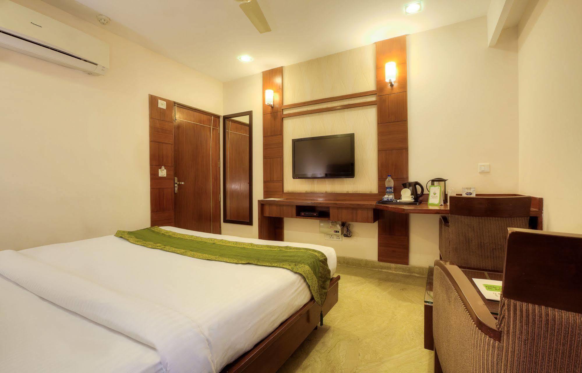 Mint Hotel Chandīgarh Esterno foto